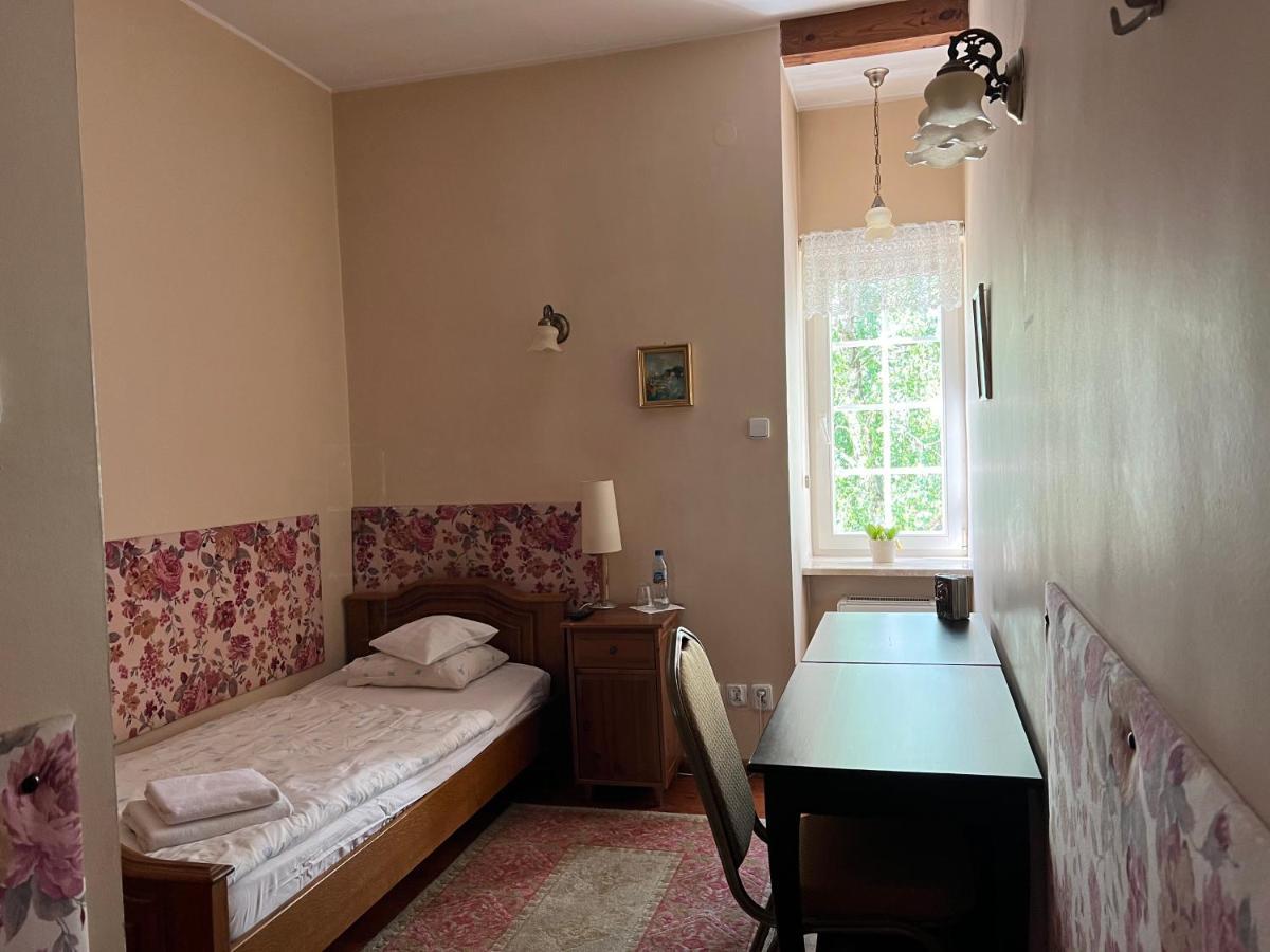 Mleczarnia Hotel Restauracja Chludowo Εξωτερικό φωτογραφία