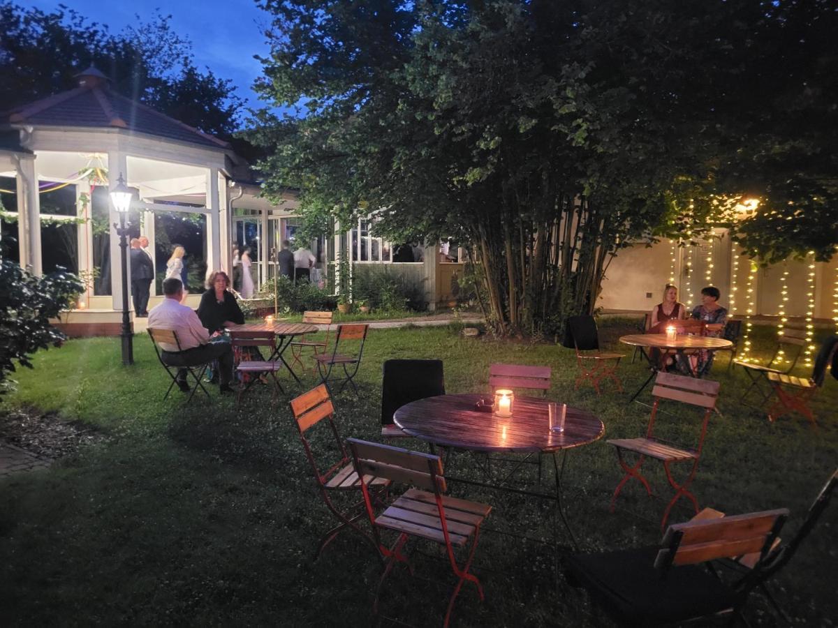 Mleczarnia Hotel Restauracja Chludowo Εξωτερικό φωτογραφία